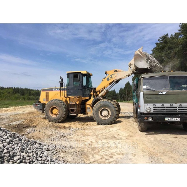 Оренда (послуги) фронтального навантажувача XCMG ZL50G (3 куба) з оператором