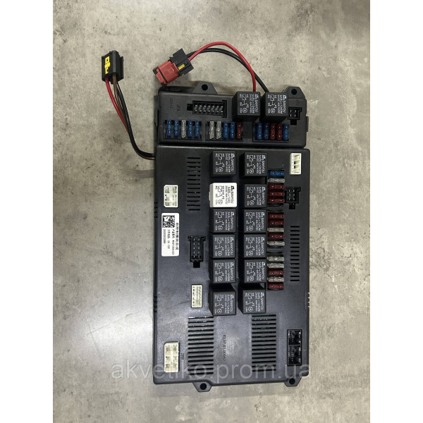 Блок запобіжників і реле HOWO Е-3 WG9719581023