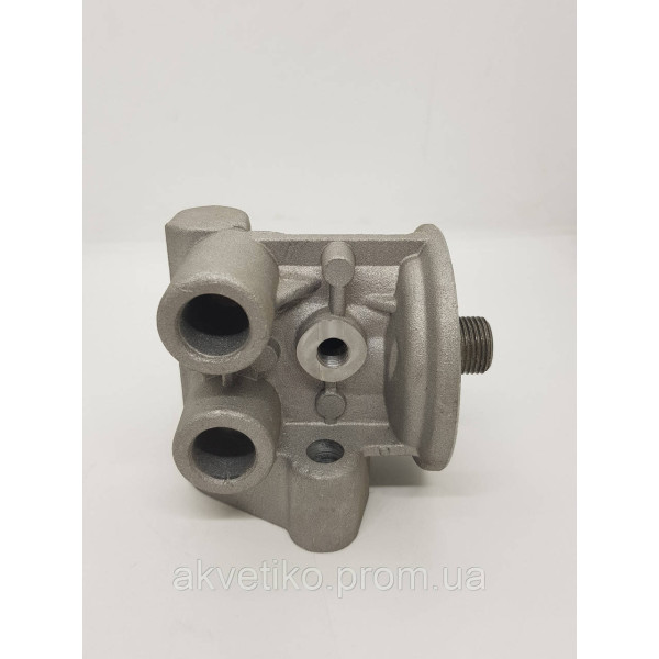 Кронштейн оливного фільтра на двигун Deutz TD226B, WP6 12273107