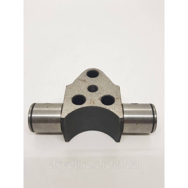 Вісь коромида на двигун D6114 D04-005-30A