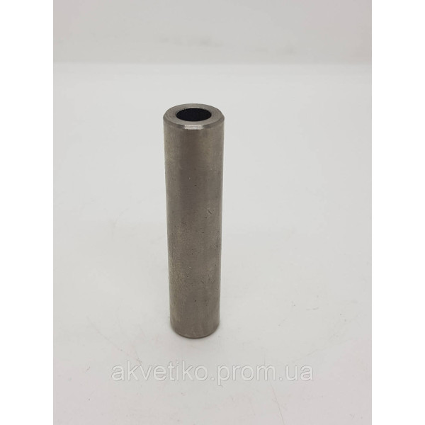 Напрямна клапана впускного на двигун D6114 D04-104-30 L=71.5 мм